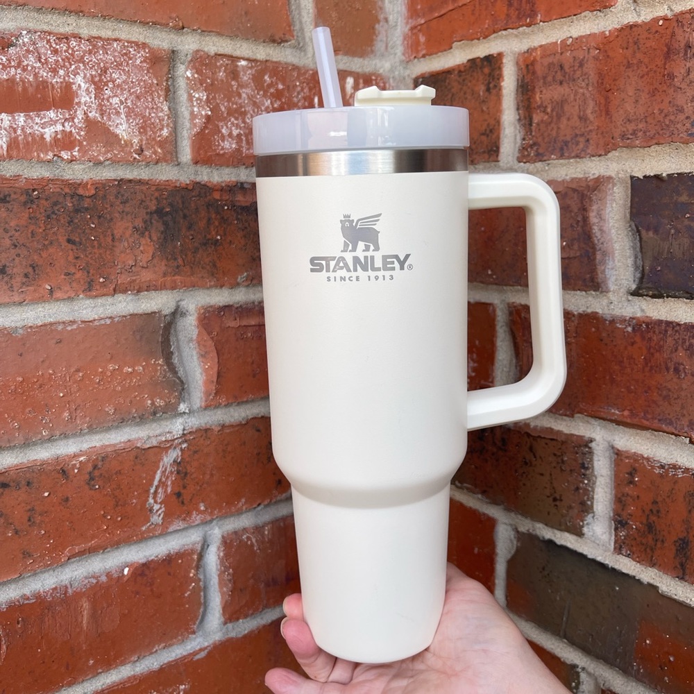 Stanley 40oz Adventure Quencher - Cloud/White